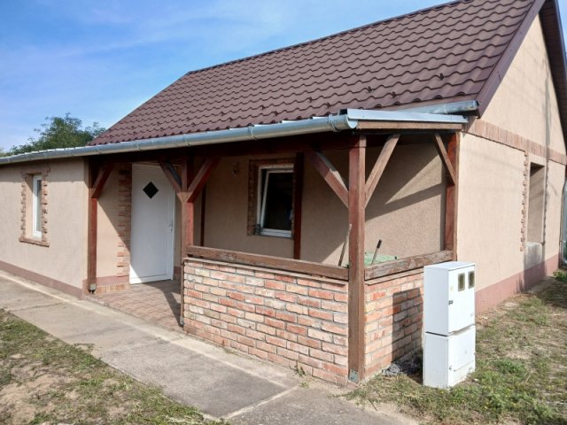 Eladó családi ház, Hernádon 25.5 M Ft, 2 szobás