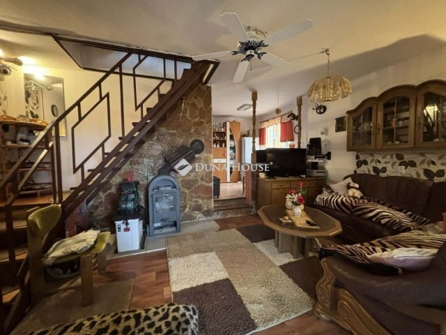 Eladó családi ház, Magyarhertelenden 35.9 M Ft, 3 szobás