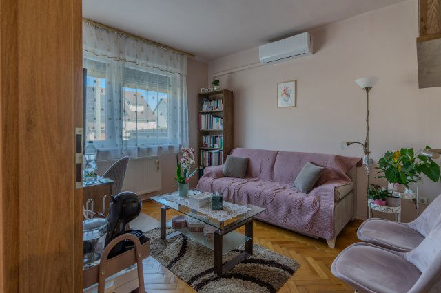 Eladó családi ház, Baján 68 M Ft, 6 szobás
