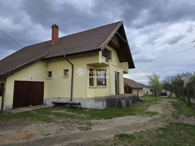 Eladó családi ház, Vácon 73 M Ft, 4 szobás
