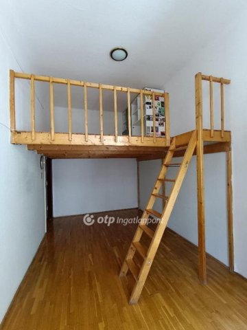 Eladó téglalakás, Budapesten, VI. kerületben 94.9 M Ft, 2 szobás