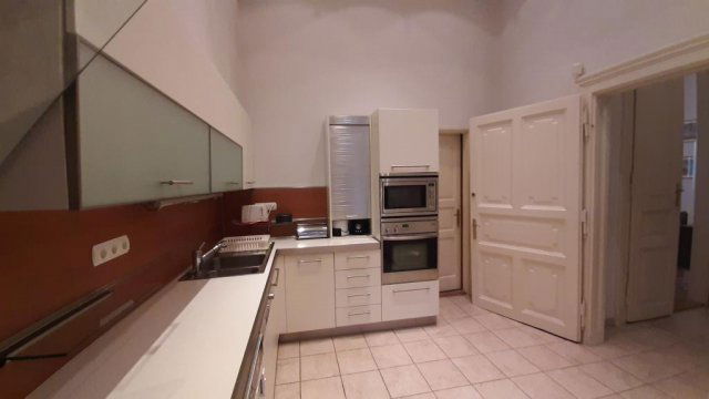 Kiadó téglalakás, albérlet, V. kerületben, Belgrád rakparton