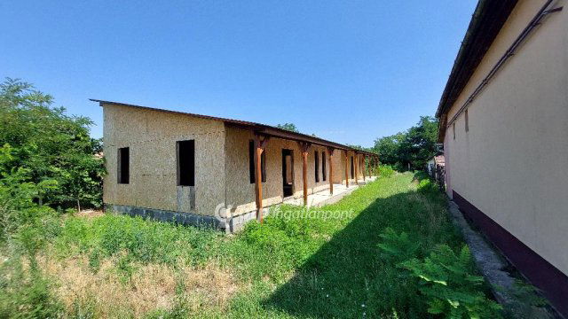 Eladó családi ház, Abádszalókban 26.5 M Ft, 2 szobás
