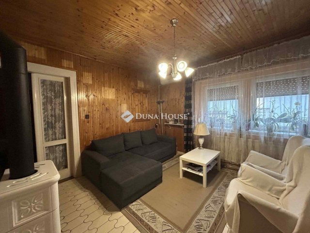 Eladó családi ház, Vecsésen 86.9 M Ft, 4 szobás