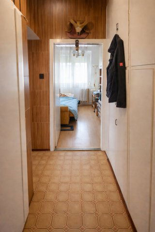 Eladó panellakás, Székesfehérvárott 49.9 M Ft, 1+2 szobás