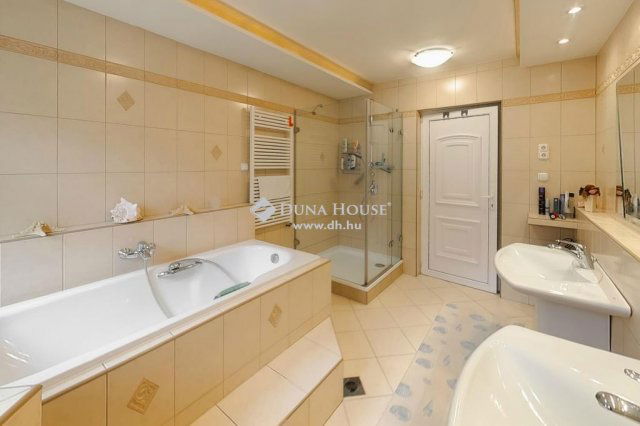 Eladó családi ház, Budapesten, II. kerületben 379 M Ft, 4 szobás