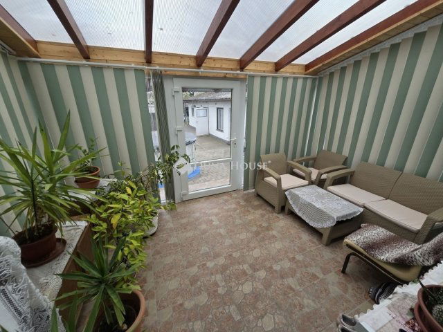 Eladó családi ház, Pécelen 89.9 M Ft, 3 szobás