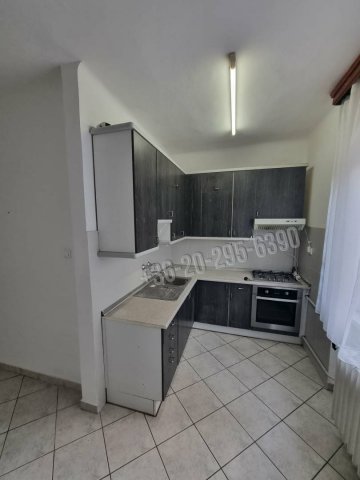 Eladó téglalakás, Dunaújvárosban 38 M Ft, 1+2 szobás