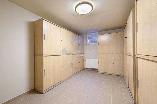 Eladó családi ház, Budapesten, III. kerületben 429 M Ft