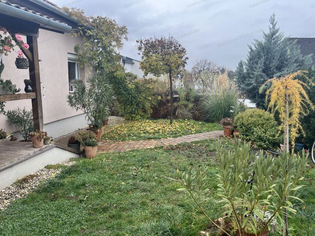 Eladó családi ház, Siófokon 189.5 M Ft, 4 szobás