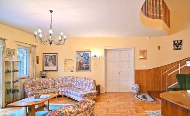 Eladó családi ház, Telkin 590 M Ft, 7 szobás