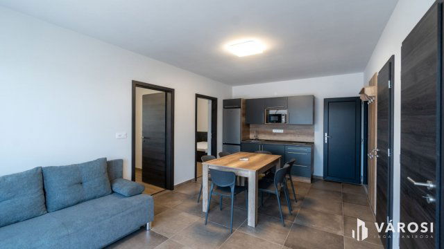 Eladó ikerház, Siófokon 129.9 M Ft, 5 szobás