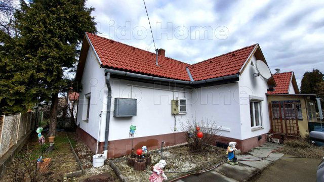 Eladó családi ház, Balatonendréden 69.99 M Ft, 4 szobás