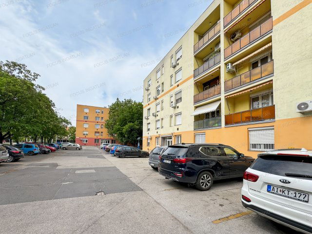Eladó téglalakás, Kecskeméten 29.99 M Ft, 1 szobás