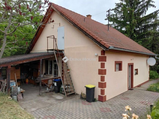 Eladó családi ház, Pakson 34.9 M Ft, 3 szobás