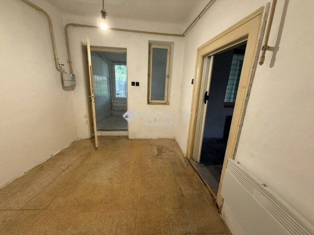 Eladó családi ház, Kiskunhalason 22.9 M Ft, 3 szobás