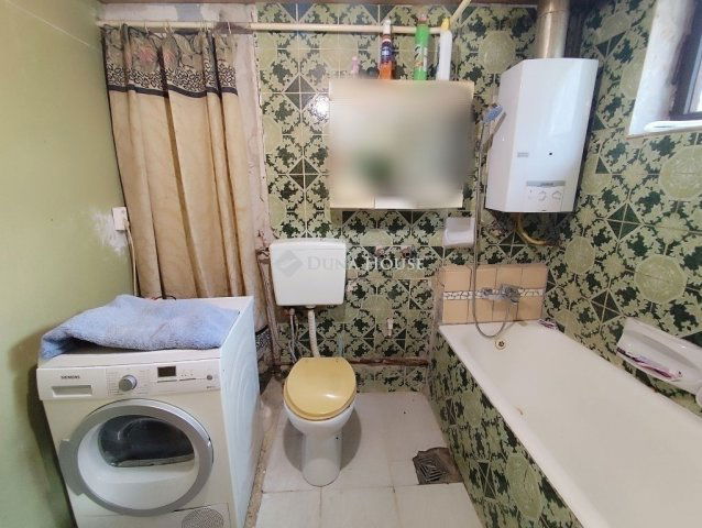 Eladó családi ház, Vecsésen 73 M Ft, 5 szobás