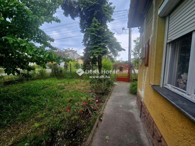 Eladó családi ház, Kunszentmiklóson 26.2 M Ft, 4 szobás