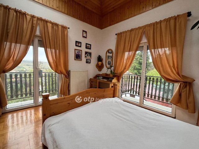 Eladó családi ház, Érden 150 M Ft, 4 szobás