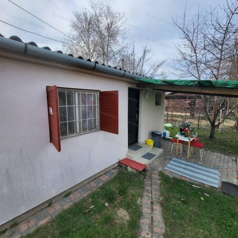 Eladó nyaraló, Jászapátiban 10.9 M Ft, 2 szobás