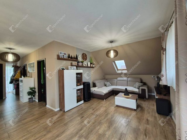 Eladó családi ház, Üllőn 129.9 M Ft, 5 szobás