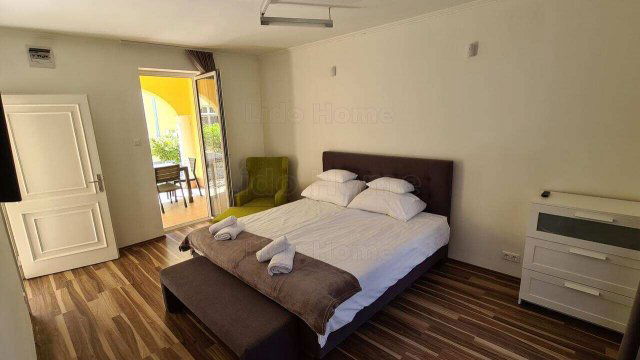 Eladó téglalakás, Siófokon 58.5 M Ft, 1 szobás