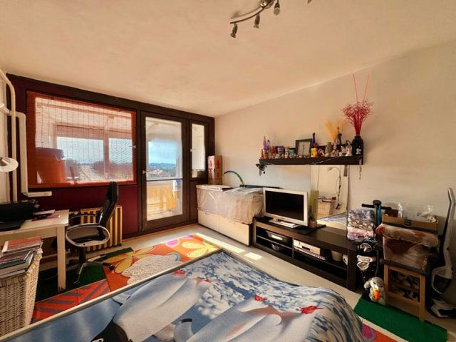 Eladó panellakás, Pécsett, Illyés Gyula úton 44.5 M Ft