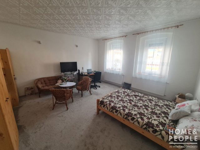 Eladó családi ház, Hódmezővásárhelyen 63.5 M Ft, 2 szobás