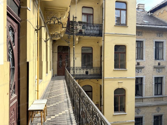 Eladó téglalakás, Budapesten, IX. kerületben, Ferenc körúton