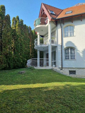 Eladó téglalakás, Budapesten, XII. kerületben 220 M Ft, 4 szobás