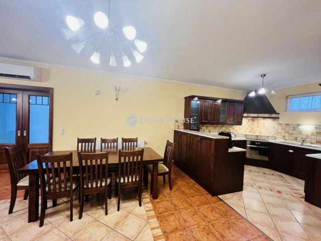 Eladó családi ház, Mogyoródon 152 M Ft, 5 szobás
