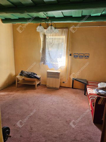 Eladó családi ház, Nyáregyházán 28 M Ft, 2 szobás