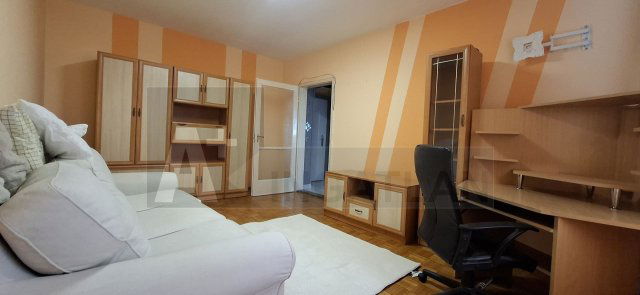 Eladó panellakás, Szegeden 35.9 M Ft, 2 szobás