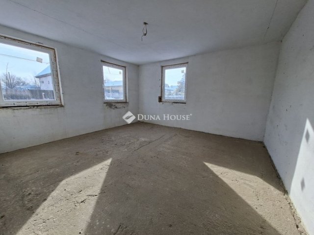 Eladó családi ház, Tóalmáson 60 M Ft, 12 szobás