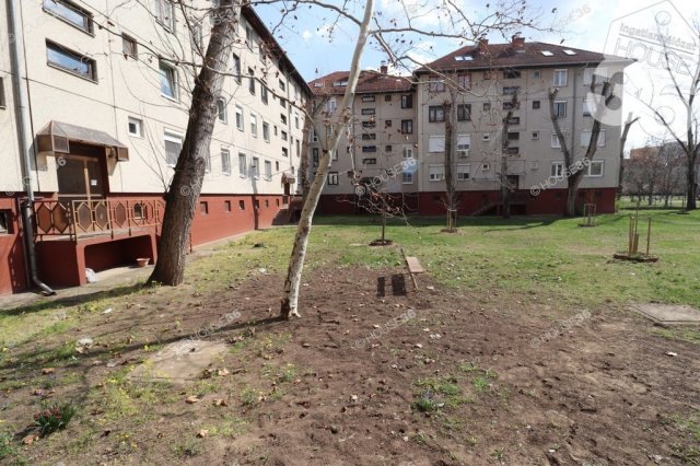 Eladó panellakás, Kecskeméten 55 M Ft, 4 szobás