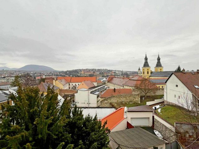 Eladó téglalakás, Egerben 55 M Ft, 2 szobás