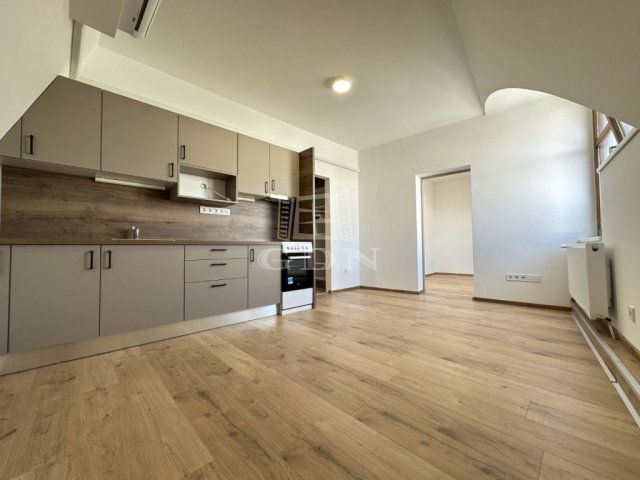 Kiadó téglalakás, albérlet, Székesfehérvárott 209 E Ft / hó