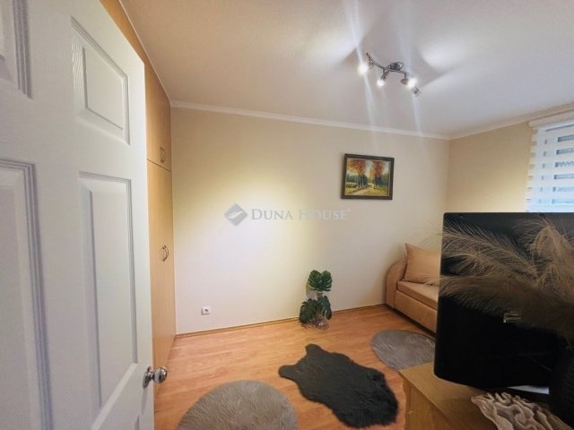 Eladó téglalakás, Budapesten, XV. kerületben 76 M Ft, 3 szobás