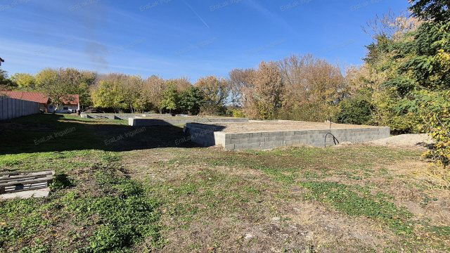 Eladó családi ház, Bőnyön 58.6 M Ft, 3+2 szobás