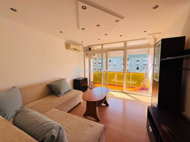 Eladó téglalakás, Pécsett, Nagy Imre úton 48.5 M Ft, 3 szobás