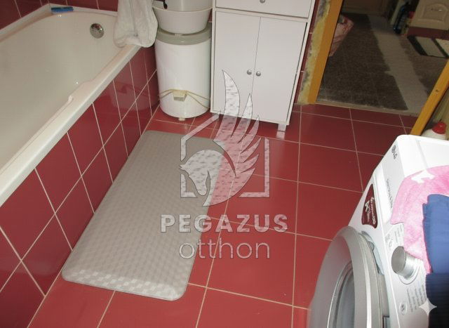 Eladó családi ház, Ózdon, Mikes Kelemen úton 21 M Ft, 3 szobás