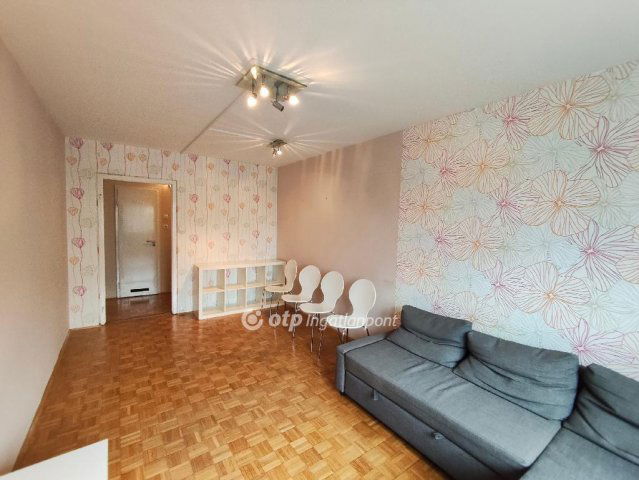 Eladó panellakás, Budapesten, III. kerületben 69.9 M Ft, 2 szobás