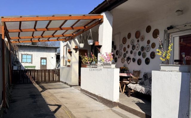 Eladó családi ház, Budapesten, XV. kerületben 64.9 M Ft