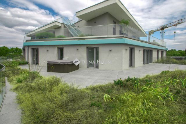 Eladó téglalakás, Balatonföldváron, Motel sétányon 199 M Ft