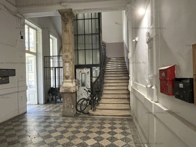 Eladó téglalakás, Budapesten, VI. kerületben, Szondi utcában