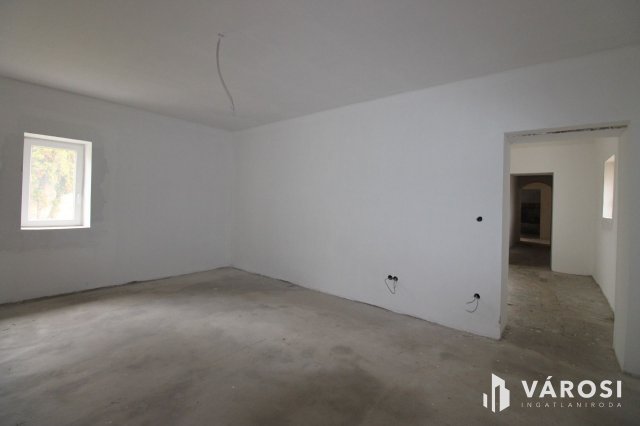 Eladó családi ház, Szőcön 37 M Ft, 4 szobás