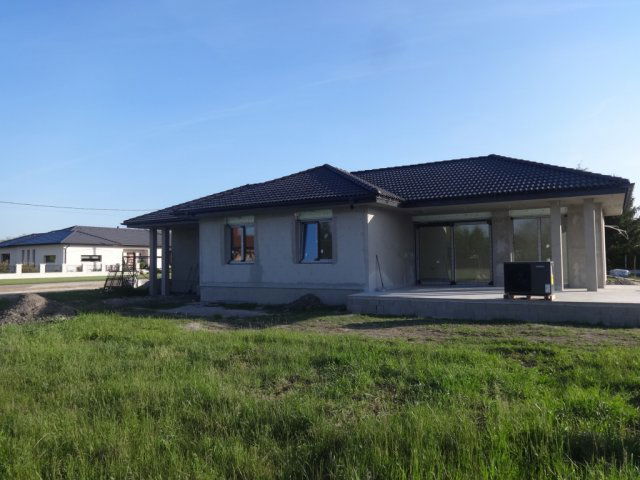 Eladó családi ház, Tiszakécskén 50.825 M Ft, 3 szobás