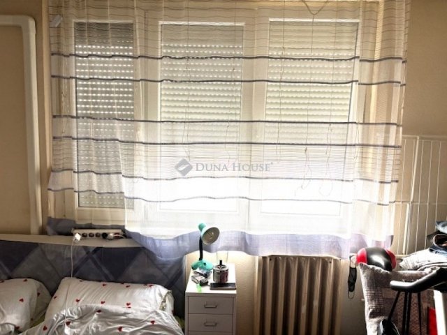 Eladó panellakás, Budapesten, XV. kerületben 49.99 M Ft