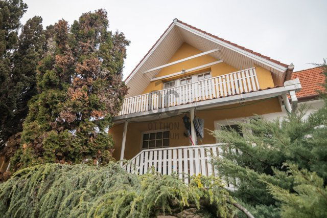 Eladó családi ház, Pomázon 199.999 M Ft, 6 szobás