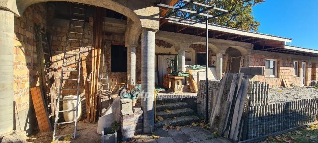 Eladó családi ház, Dunaharasztin 130 M Ft, 6 szobás